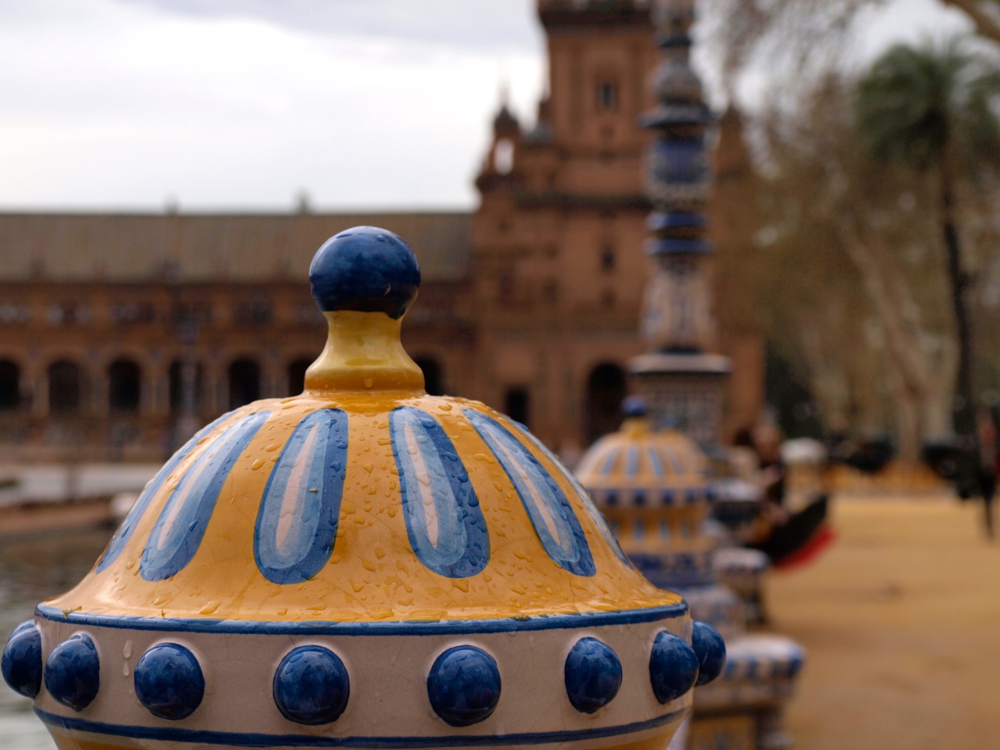 Plaça Espanya en Sevilla - Azulejos azules